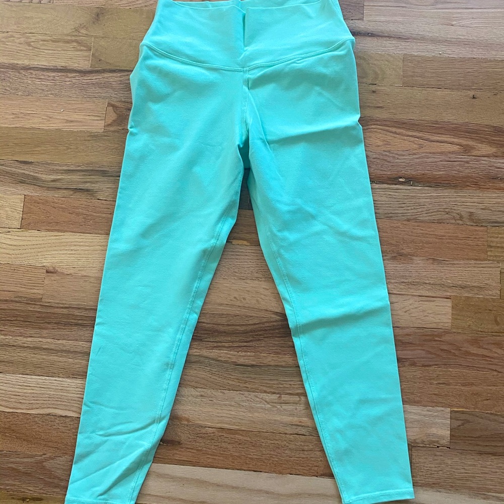 Alo 7/8 High Waist Airlift Legging - Size Large - Honeydew